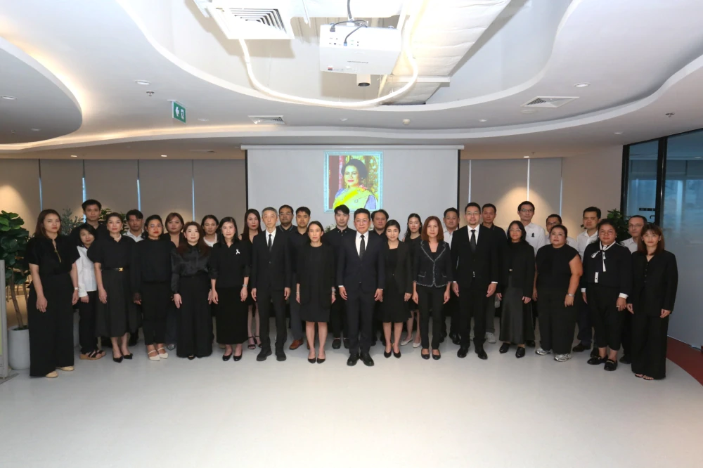 Robinson Lifestyle Pay Tribute to Her Majesty Queen Sirikit The Queen Mother