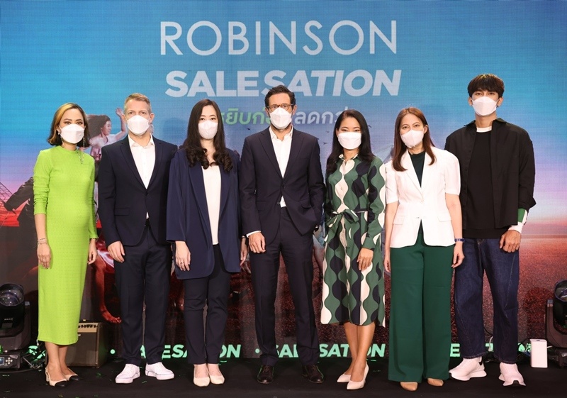 “ห้างโรบินสัน” และ “ศูนย์การค้าโรบินสันไลฟ์สไตล์” เปิดตัวซิกเนเจอร์แคมเปญสุดปังแห่งปี! “ROBINSON / ROBINSON LIFESTYLE SALESATION หยิบก่อนลดกว่า” ประเดิมแท็กทีมหนุ่มฮอต “มิว – ศุภศิษฏ์” ร่วมคิกออฟประสบการณ์ความสนุกใหม่ของการช้อปปิ้ง กับปรากฏการณ์ “สติ๊กเกอร์ส่วนลด” ที่โลกต้องจำ สูงสุดถึง 90%! ให้ครอบครัวสายช้อปได้ฟินทั่วไทย