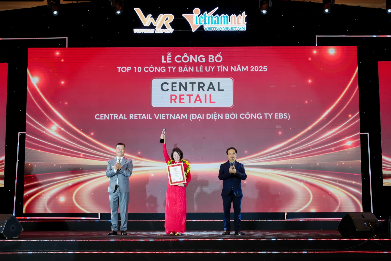 Central Retail Vietnam holds its No.1 position for 5 consecutive years at the Vietnam Top 10 Retail Reputation Award
